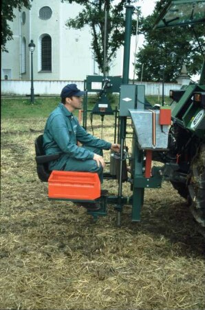 Fotografie: Bodenbearbeitungsgerät, Heckanbau