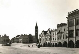 Telč (Teltsch). Marktplatz. Blick zur Heiliggeistkirche