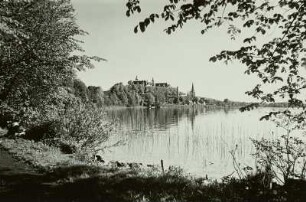 Großer Plöner See : Großer Plöner See mit Schloss und Stadt Plön