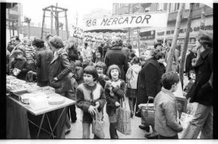 Kleinbildnegativ: Steglitzer Protest-Markt, Hermann-Ehlers-Platz, 1977