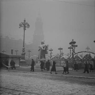 Dresden. Striezelmarkt auf dem Altmarkt
