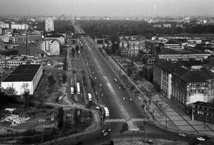 Berlin: Ernst-Reuter-Platz; auf Straße des 17. Juni zum Großen Stern [Siegessäule]