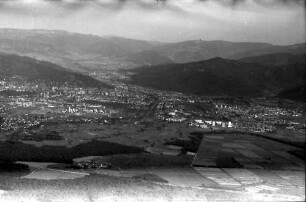 Freiburg: Mooswald-Siedlung, mit Freiburger Bucht, von Westen