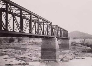 Brücke über den Großen Ruaha, südliches Tanganyika Territory : Tanganyika Territory (heute: Tansania). Brücke über den Großen Ruaha, zwischen Dodoma und Iringa, 1936