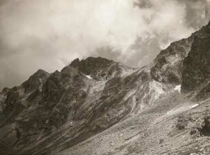 Slowakei. Hohe Tatra. Mengsdorfer Spitze mit Wilderer Joch. Blick vom Großen Hinzensee im Mengsdorfer Tal