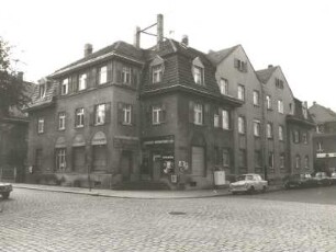Dresden-Kaditz, Wächterstraße 39 a/Fechnerstraße 27. Doppelwohnhaus mit Laden (1912/1913). Eckansicht von Nordosten