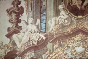 Illusionistisch gemalter Hochaltar