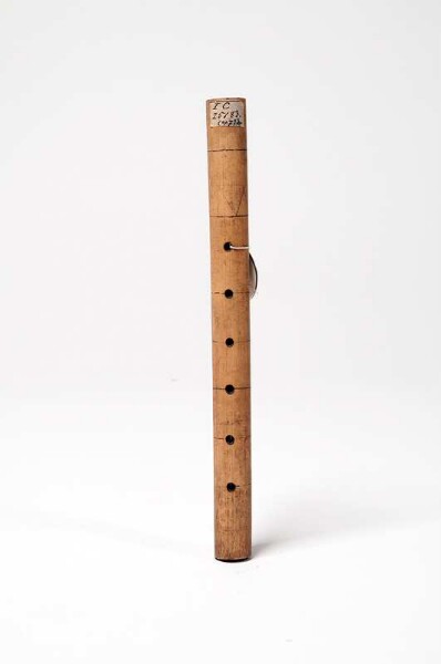 Open inner flute with finger holes