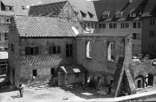 Freiburg i. Br.: Alte Gerichtslaube (Ruine) im Hof des Rathauses, von oben