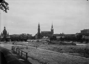 Schwimm- und Badeanstalt E. Hottewitzsch, Städtisches Freibad