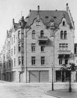 Wohn- und Geschäftshaus