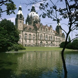 Hannover. Neues Rathaus. Ansicht von Süd-Westen