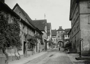 Künzelsau, Schnurgasse : Künzelsau. Schnurgasse mit Morsbacher Tor (Feldseite)
