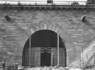 Engelbergtunnel, km 581,940 - 582,260 Nordportal