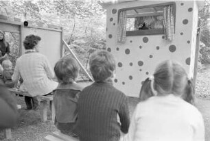 Kasperle-Theater-Aufführung von Irmgard Beck im Märchenwald Rappenwört