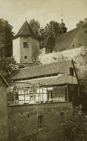 Grimma-Mutzschen. Schloss Mutzschen (1703, 1754 erneuert). Blick von Südwesten zum Flankierungsturm. Ansicht mit Wohnhaus