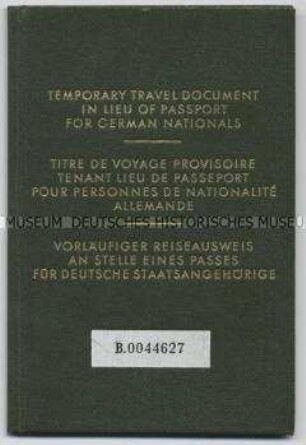 Ersatz-Reisepass der West-Alliierten für DDR-Bürger für Reisen ins nichtsozialistische Ausland - Personenkonvolut