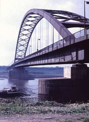 Straßenbrücke Rheinhausen-Duisburg-Hochfeld/Rhein
