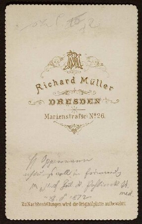 Porträt Julius Pohlinck : Foto-/Bildersammlung Stenografische Sammlung. Porträt Julius Pohlinck. Photographie. Carte de visite (1872; R. Müller). Dresden: SLUB P a 0450