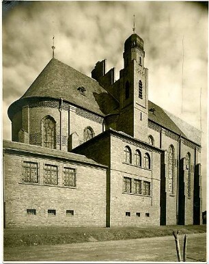 Schneider - Esleben, Paul; Düsseldorf, Max-Brandts-Str. 3; St. Bonifatius, Wiederaufbau und Erweiterung - Außenansicht Chor