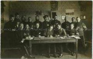 Gruppenbild von Kriegsgefangenen