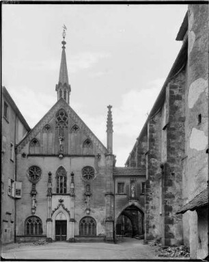Kloster Lichtental Fürstenkapelle (diente bis 1372 als Grabgelege der Markgrafen) Westfassade und Verbindungsbau zur Klosterkirche rechter Teil
