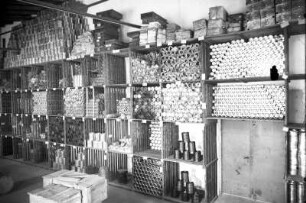 Dosenlager : Brockwitz. Carl Tiedemann Chemische Werke Brockwitz. Dosenlager