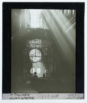 München, St. Johann Nepomuk (Asamkirche) : Innenansicht Blick nach W im Gegenlicht