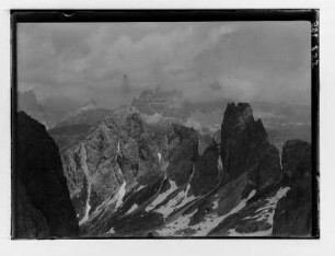 Reise nach Tirol. Berggipfel