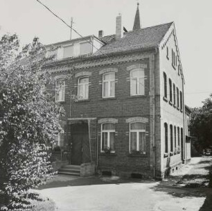Katholische Kirche Maria - Hilfe der Christen und Pfarrhaus