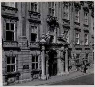 Wien, Palais Daun-Kinsky, Fassade