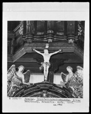 Kruzifix, Bekrönungsfigur des Hochaltars