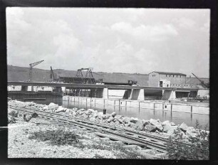Hessigheim, Wehr und Schleuse vom Unterwasser