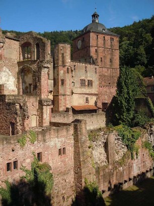 Heidelberg - Schlossruine : Die Ruine des Schlosses, aufgenommen in Heidelberg am 13. Juli 2010