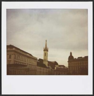 Blick auf die Kirche St. Augustin und die Albertina in Wien