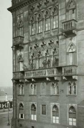 Venezianisches Haus : Dresden, Terrassenufer neben der Carolabrücke, sog. Venezianisches oder Gutschmidsches Haus, Ansicht vom Elbberg