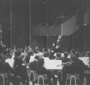 5. Zyklus-Konzert (Franz-Schubert-Zyklus) der Dresdner Philharmonie unter Leitung von Johannes Winkler mit Magdalena Rezler als Solistin (F. Schubert: Sinfonie Nr. 1; M. Karlowicz: Violinkonzert A-Dur op. 8; F. Mendelssohn Bartholdy: 4. Sinfonie). Kulturpalast Dresden, 07.02.1979