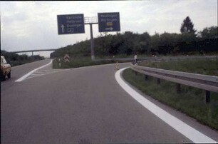 Einfahrt in Kreisel (in Richtung Nürtingen)