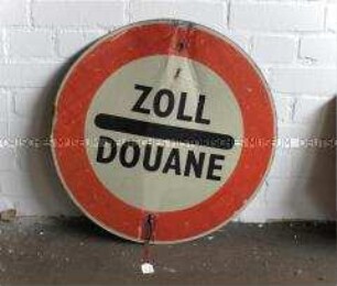 Hinweisschild Zoll / Douane einer Grenzübergangsstelle