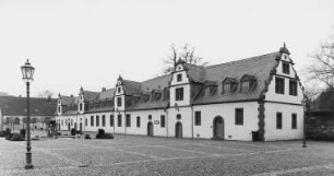 Ehem. Marstall (Stadtmuseum u.a.); Hadamar, Schloßplatz 2, Schloßplatz 8, Schloßplatz 6, Schloßplatz 4, Schloßplatz 10