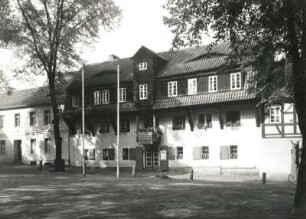 Cottbus-Mitte, Klosterplatz 2/3. Jugendherberge. Eingangsseite