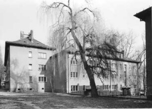Dresden-Neustadt, Stauffenbergallee 29-45. Wohnhäuser einer Wohnanlage (um 1910). Straßenansicht