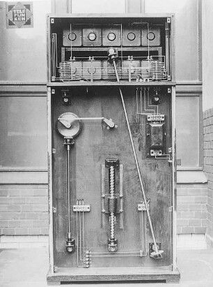 Großstationsempfänger von Telefunken, geöffnet : Technikgeschichte | Physik | Elektrizität | Drahtlose Telegraphie und Telephonie