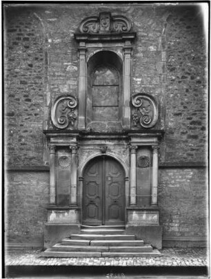 Walldürn Katholische Stadtkirche Sankt Georg Nördliches Seitenportal