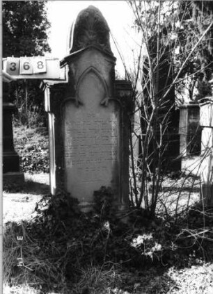Grabstein 368 (Index: 100093501) Maße HxBxT: 167x52x24 cm Symbolik: Verzierungen: Grabstein 368