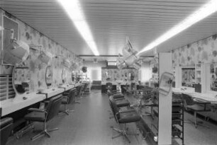 Neueröffnung des umgestalteten Friseursalons Waigel in der Pfinztalstraße 30