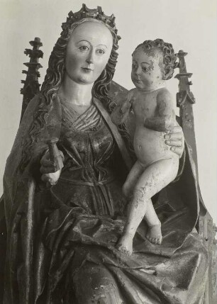 Thronende Maria mit Kind