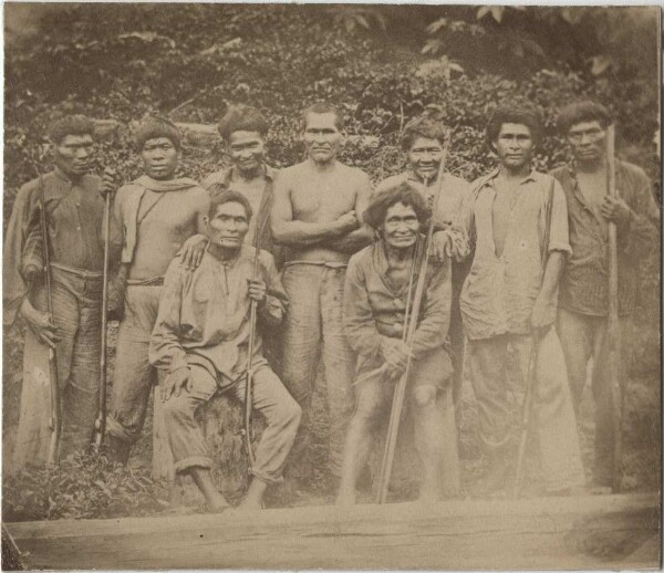 Photo de groupe de "Botokuden" (Krén, Krenák)