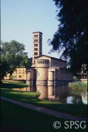 Potsdam, Park Sanssouci, Friedensgarten mit Friedenskirche.