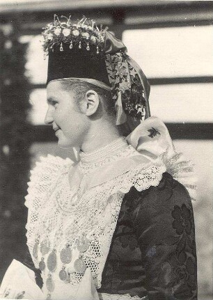 Braut aus Radibor : Kleidung - katholische Tracht. Ort: Radwor / Radibor. Katholische Braut.